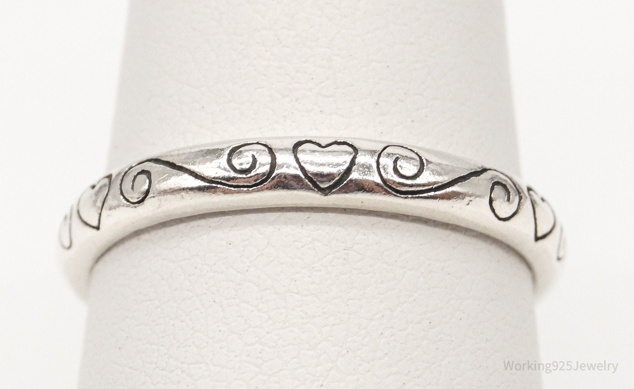 Vintage Hearts Pattern Sterling Silver Band Ring - Size 7.5