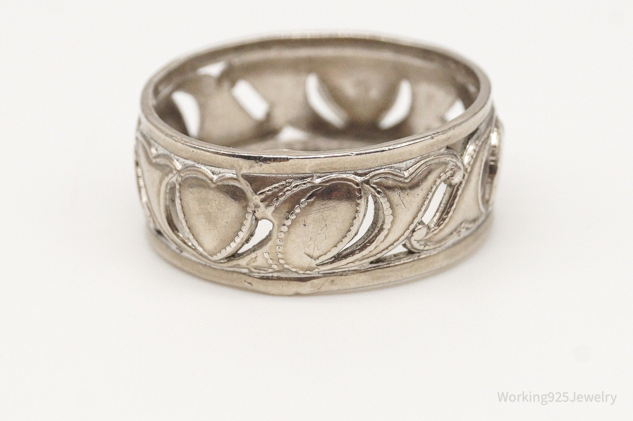 Antique Hearts Sterling Silver Band Ring - Size 6.25