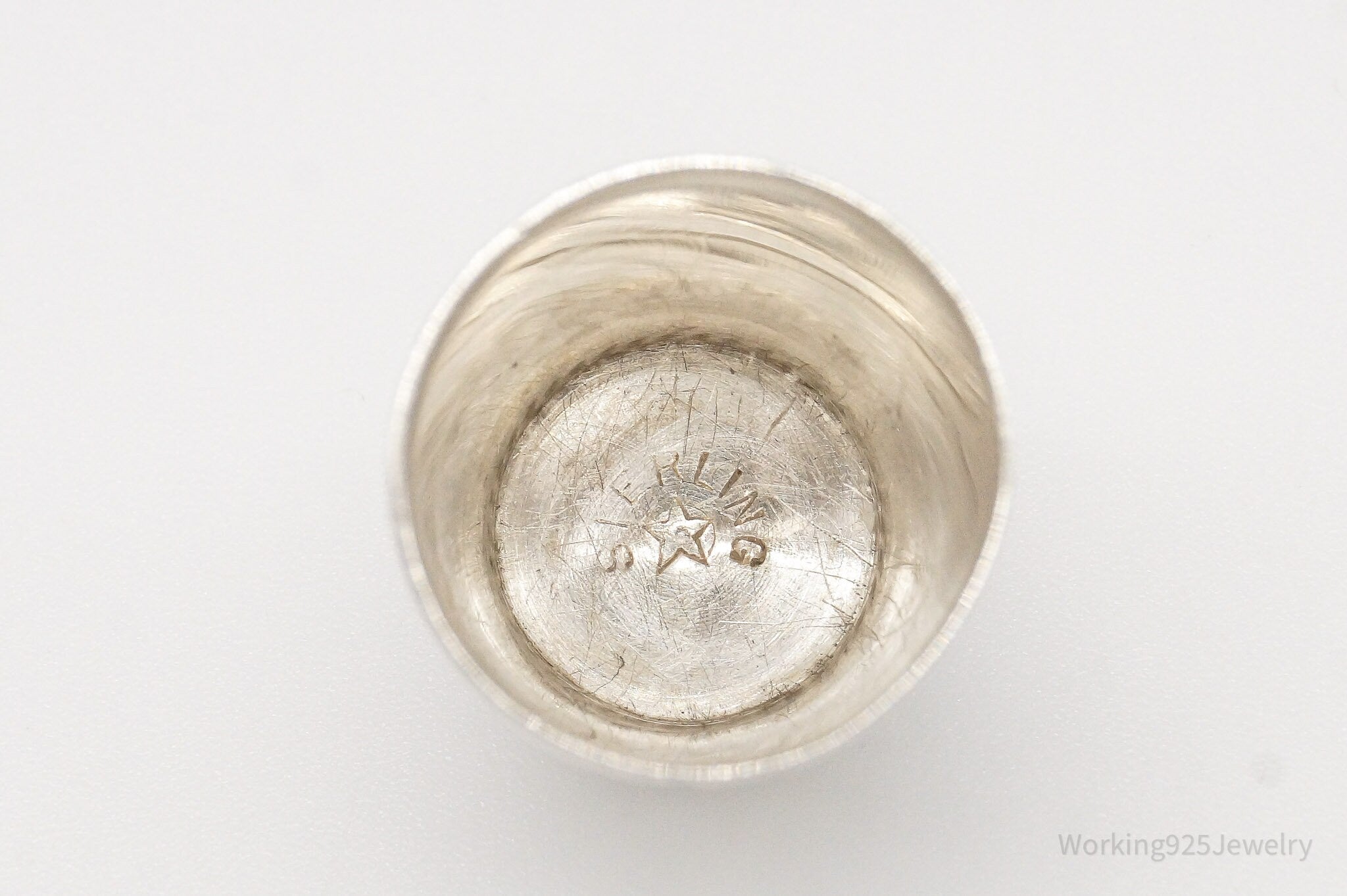 Victorian Antique Waite Thresher "W" Flowers Sterling Silver Thimble