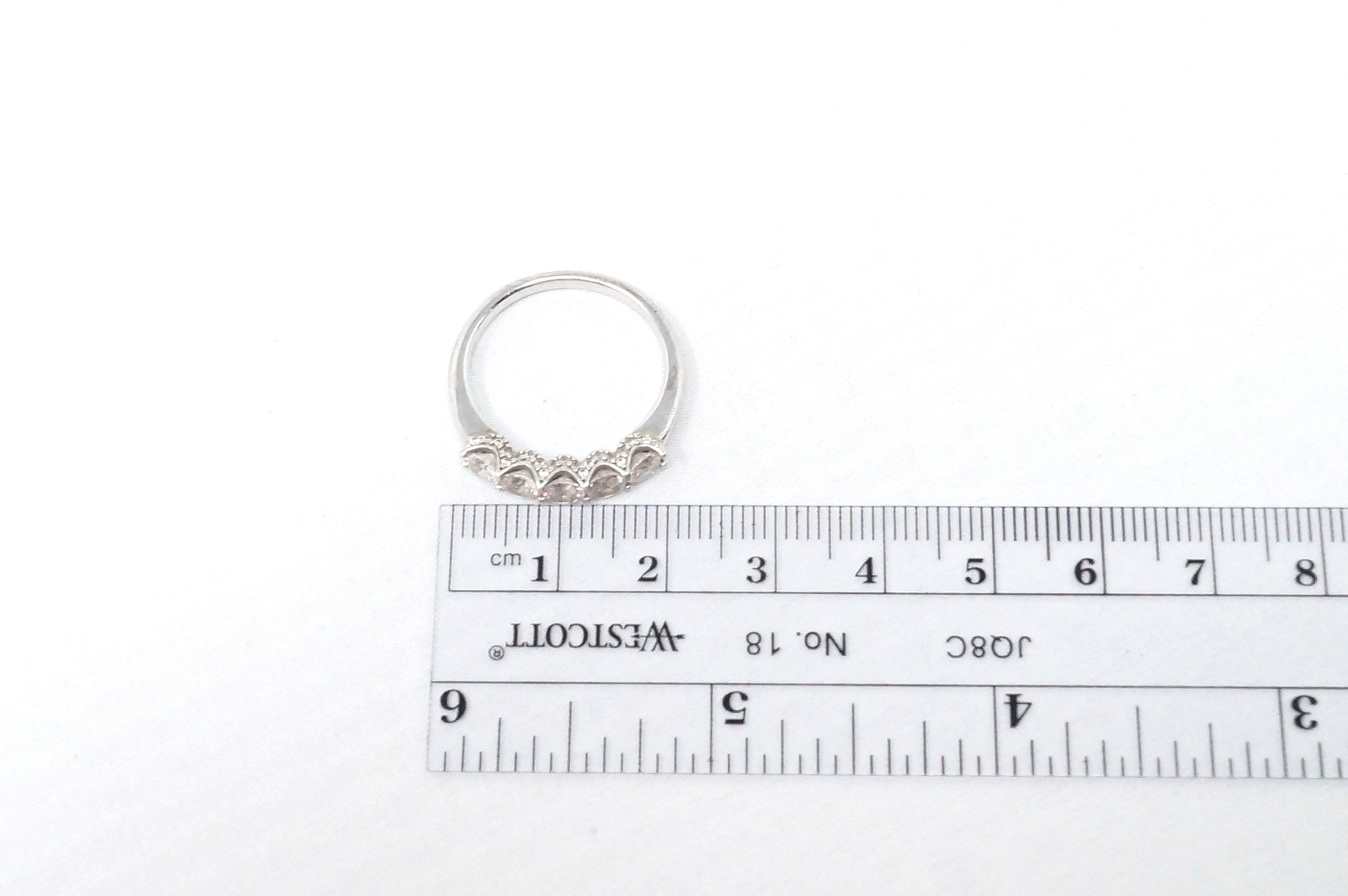 Vintage Designer Five Cubic Zirconia Stone Sterling Silver Ring - Size 8