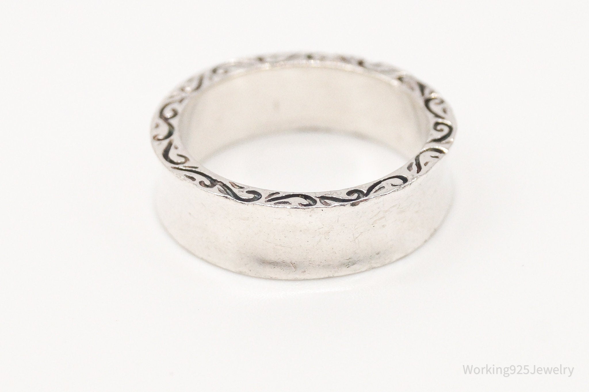 Designer Fanash Silver Band Ring - Size 5.75