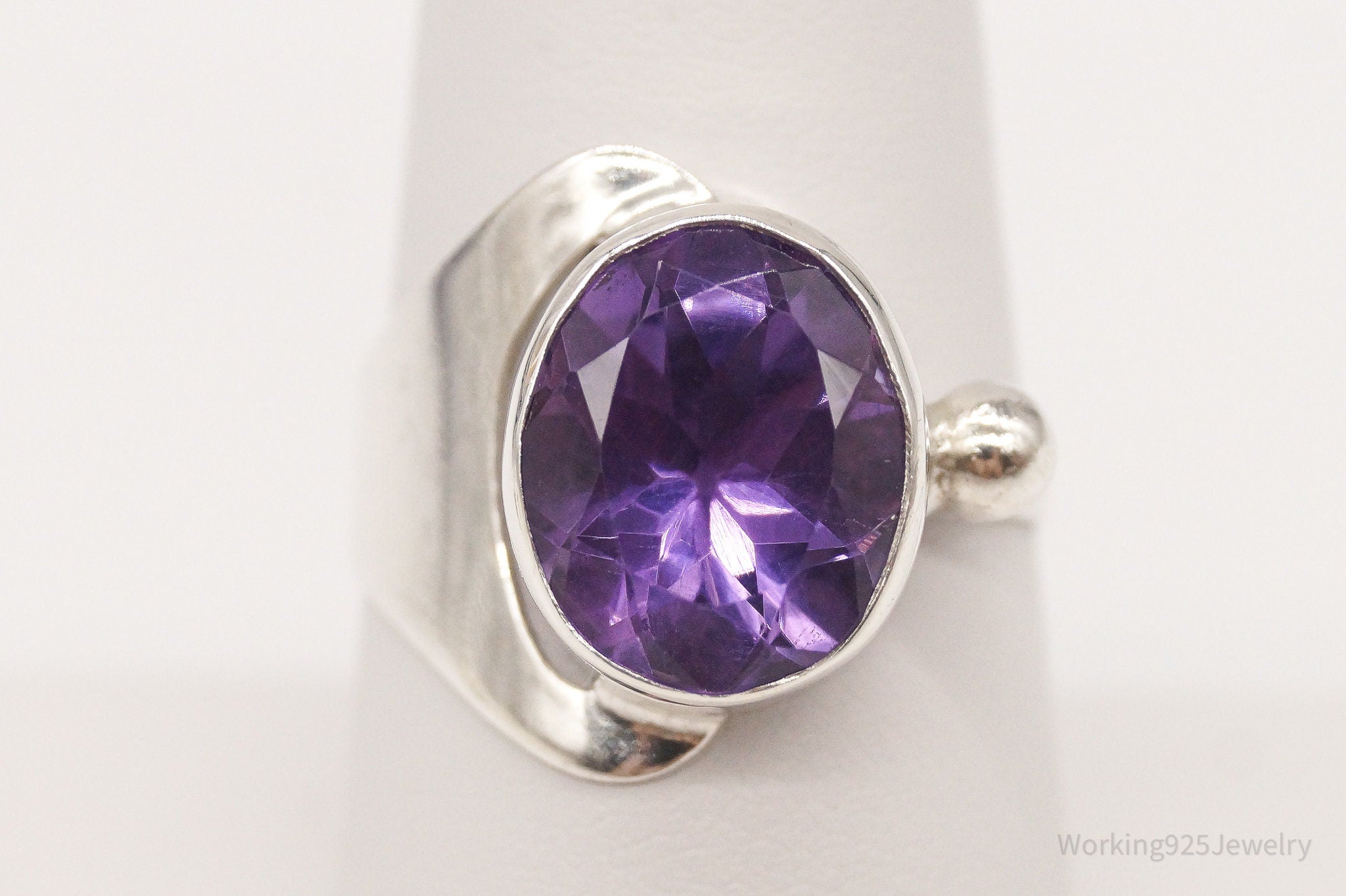 Vintage Amethyst Modernist Sterling Silver Ring - Size 8