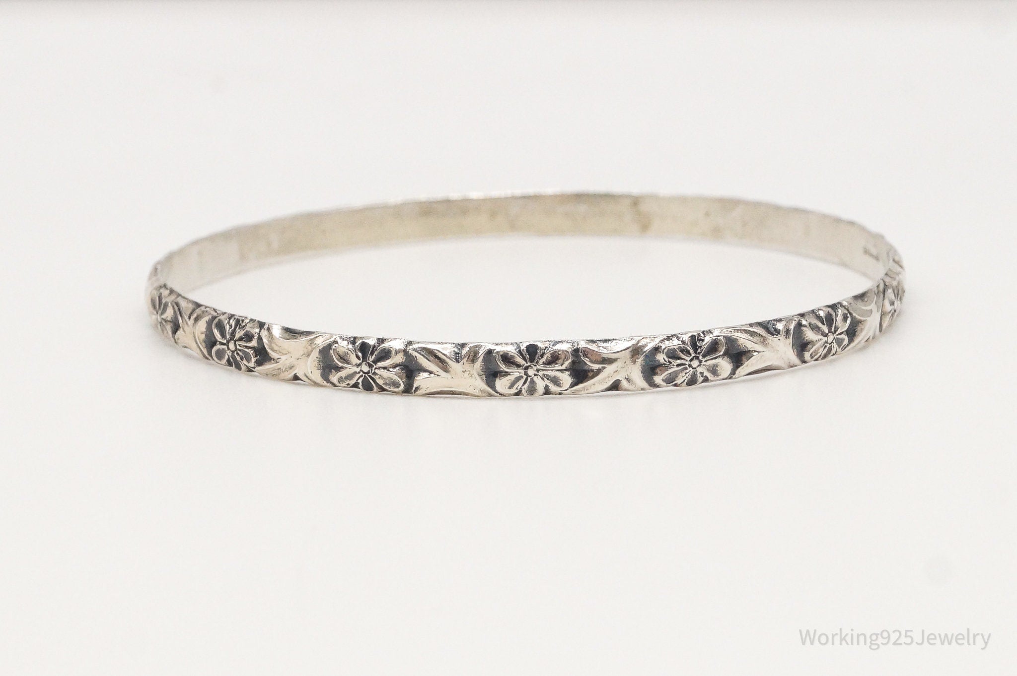 Antique Designer Beau Floral Pattern Sterling Silver Bangle Bracelet