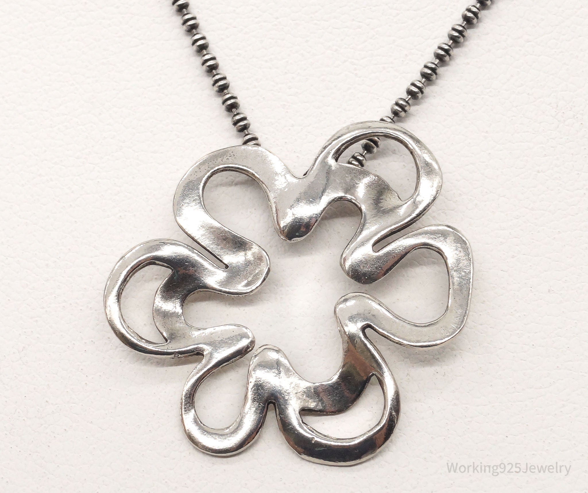 Vintage Designer Silpada Retired Flower Sterling Silver Necklace