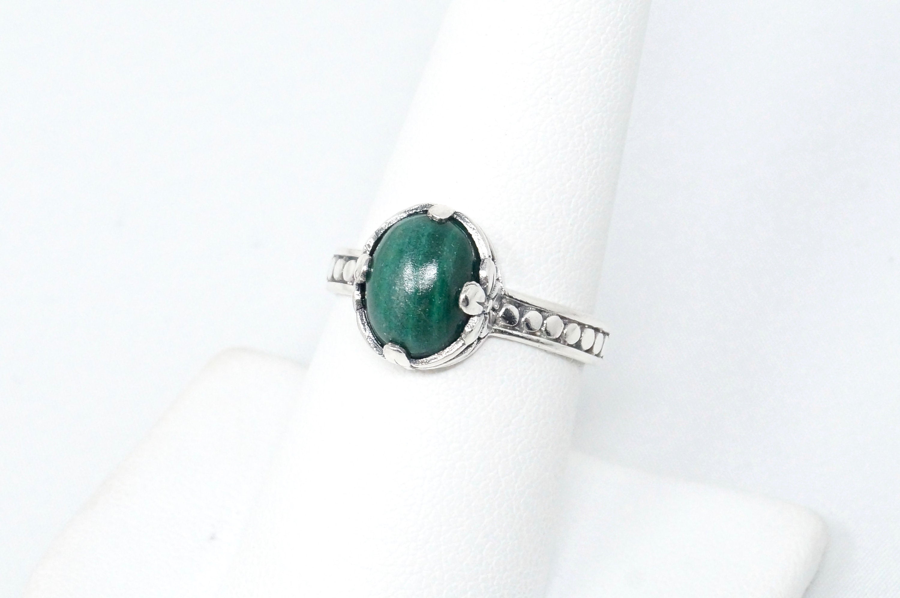 Vintage Green Malachite Gemstone Southwestern Style SterlingSilver Ring Size 8