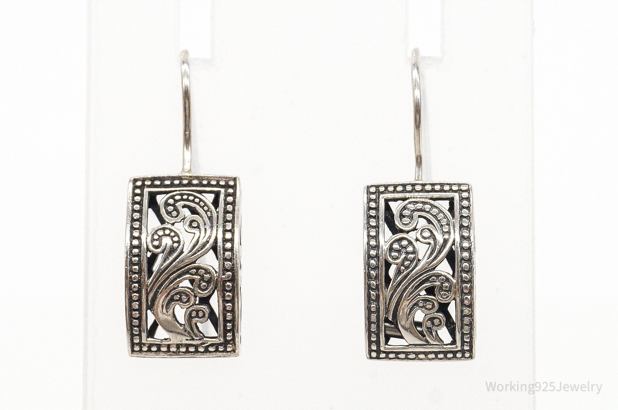 Designer Silpada Retired Paisley Sterling Silver Earrings