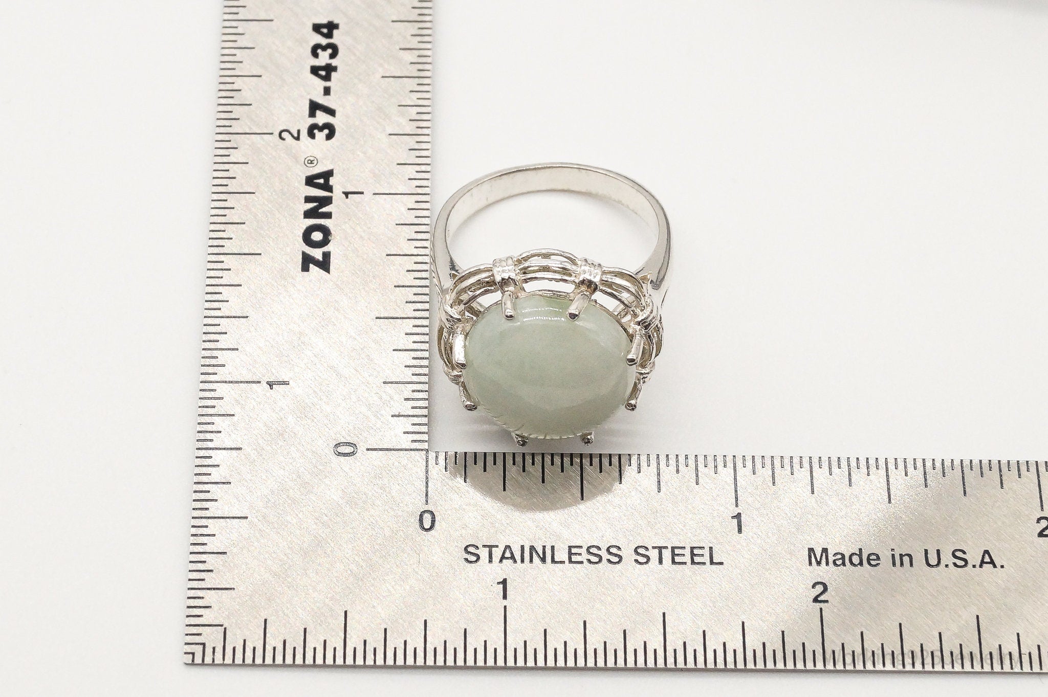 Vintage Green Jade Sterling Silver Ring - Size 7.75