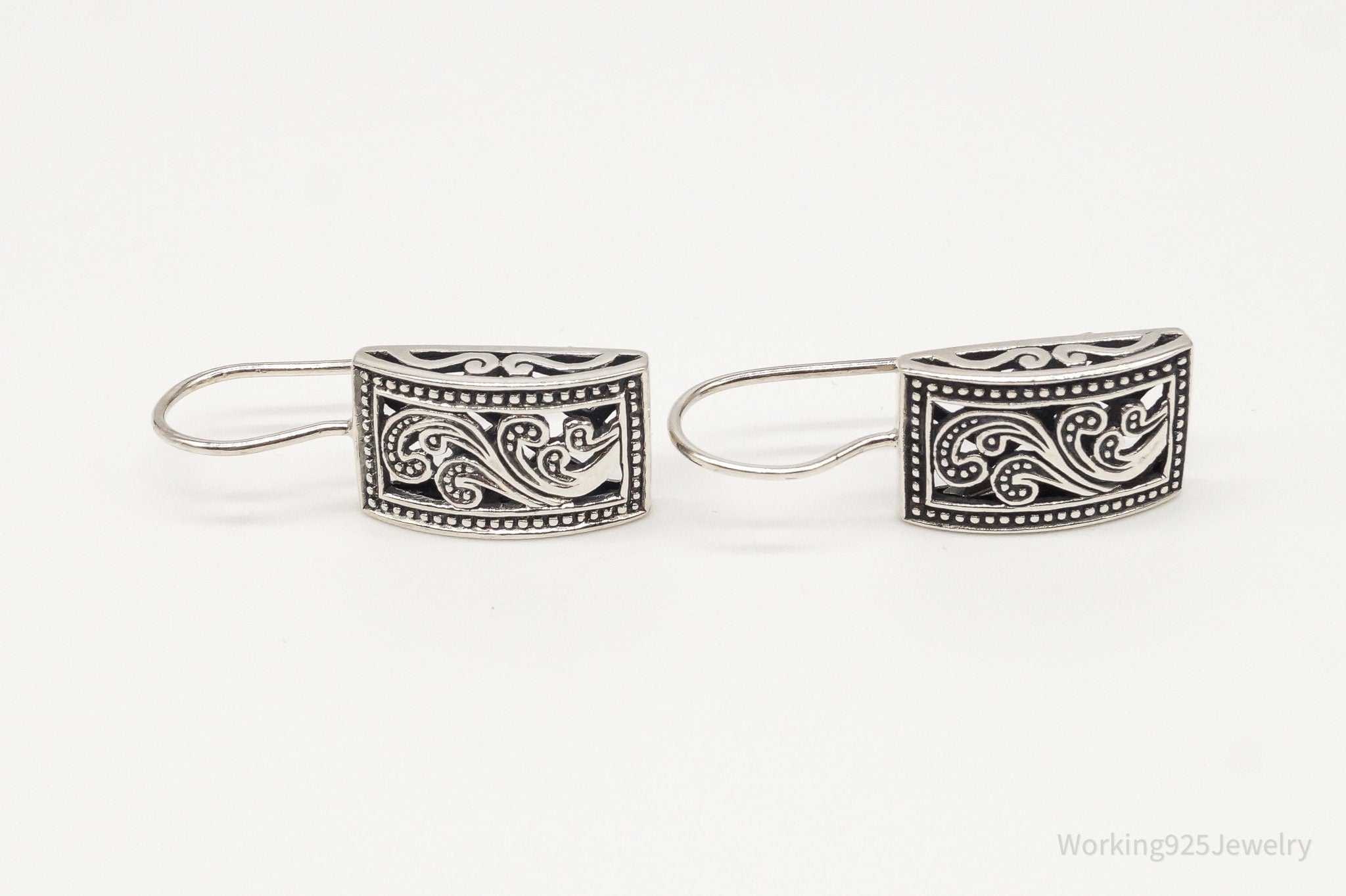 Designer Silpada Retired Paisley Sterling Silver Earrings