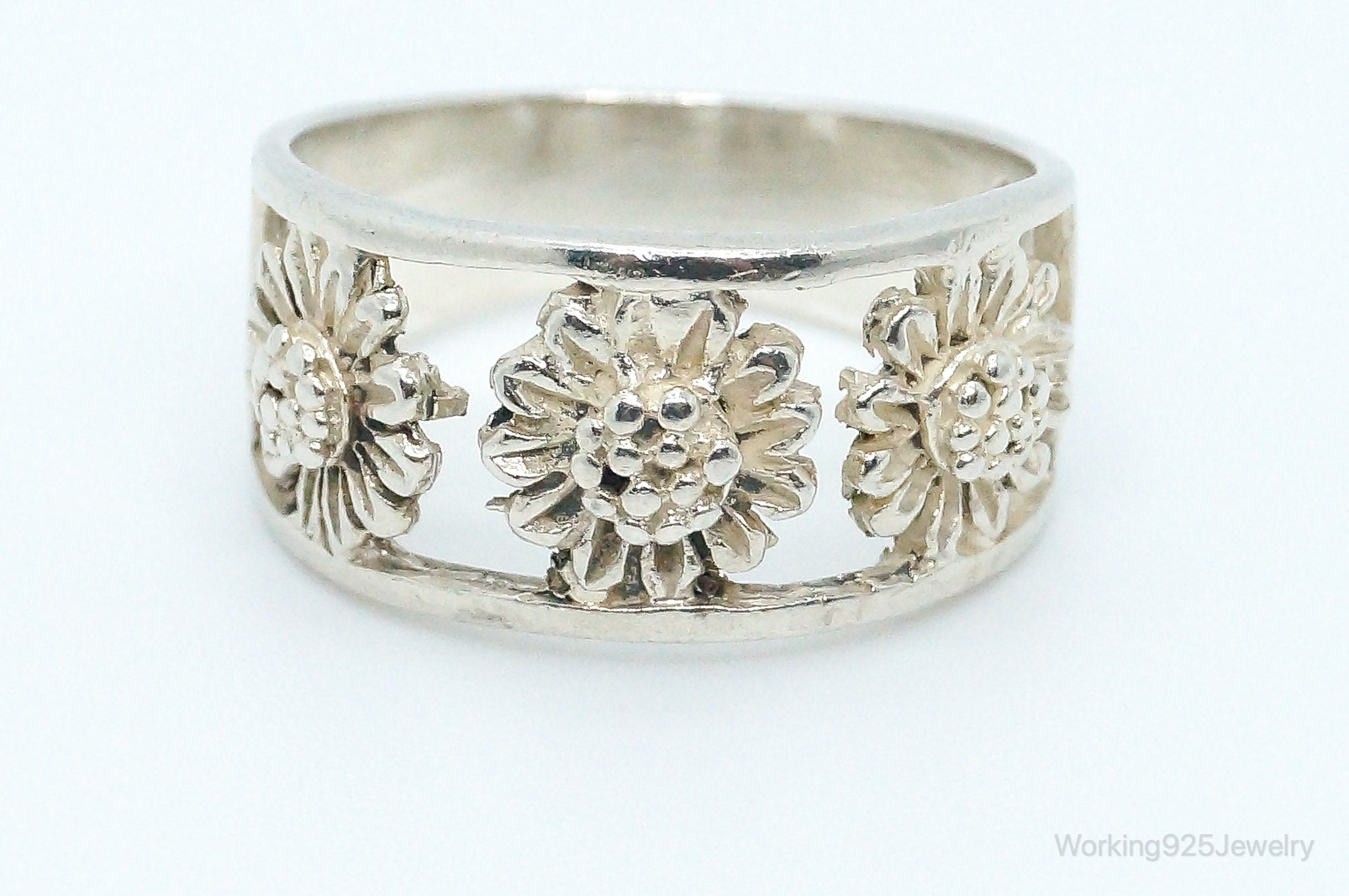 Vintage Flowers Cut Out Sterling Silver Band Ring - Size 6.5