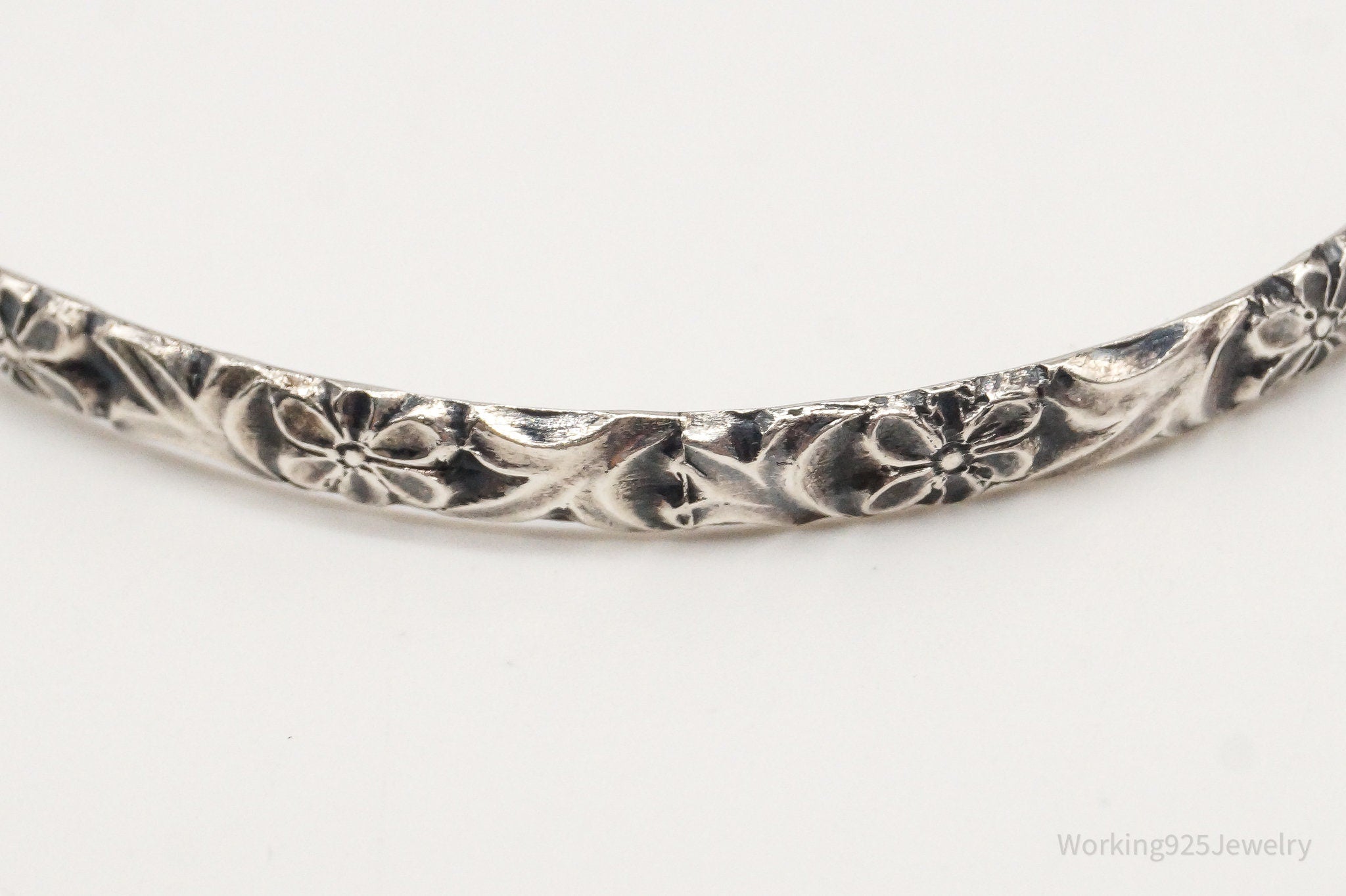 Antique Designer Beau Floral Pattern Sterling Silver Bangle Bracelet