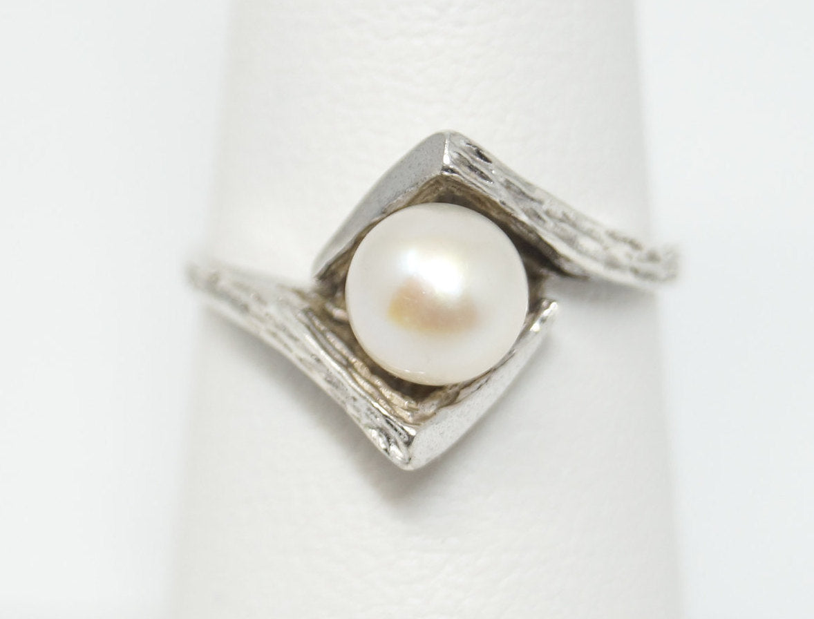 Vintage Designer Urata Art Deco Faux Pearl Sterling Silver Ring - Size 6.25