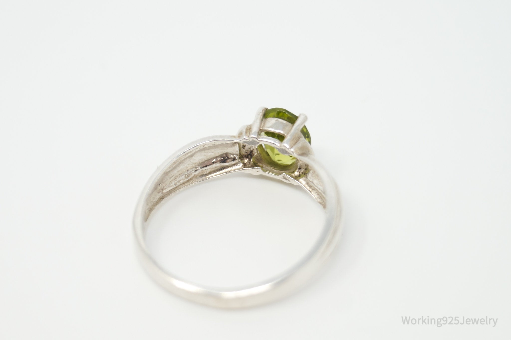 Vintage Green Peridot Sterling Silver Ring - Size 9