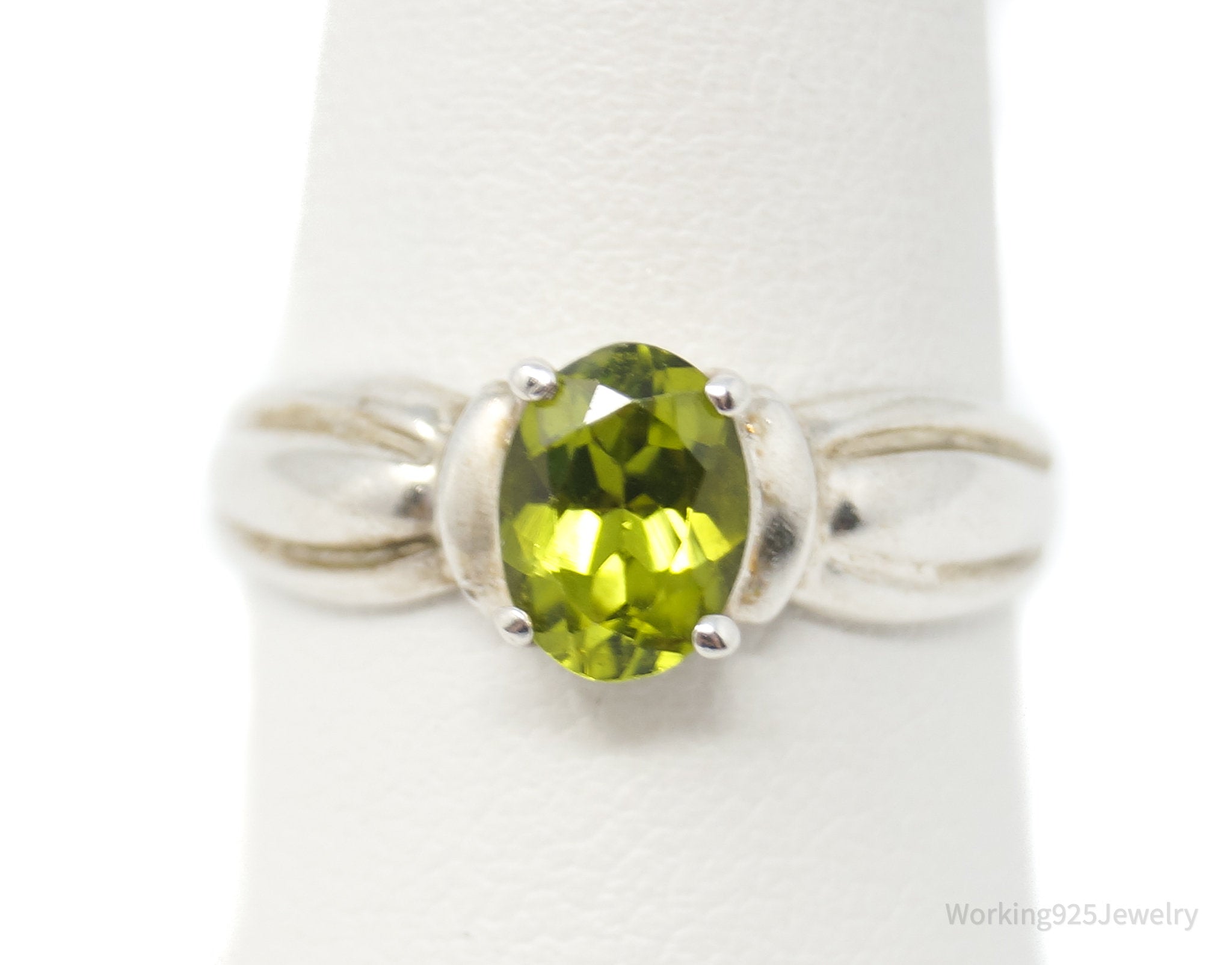 Vintage Green Peridot Sterling Silver Ring - Size 9