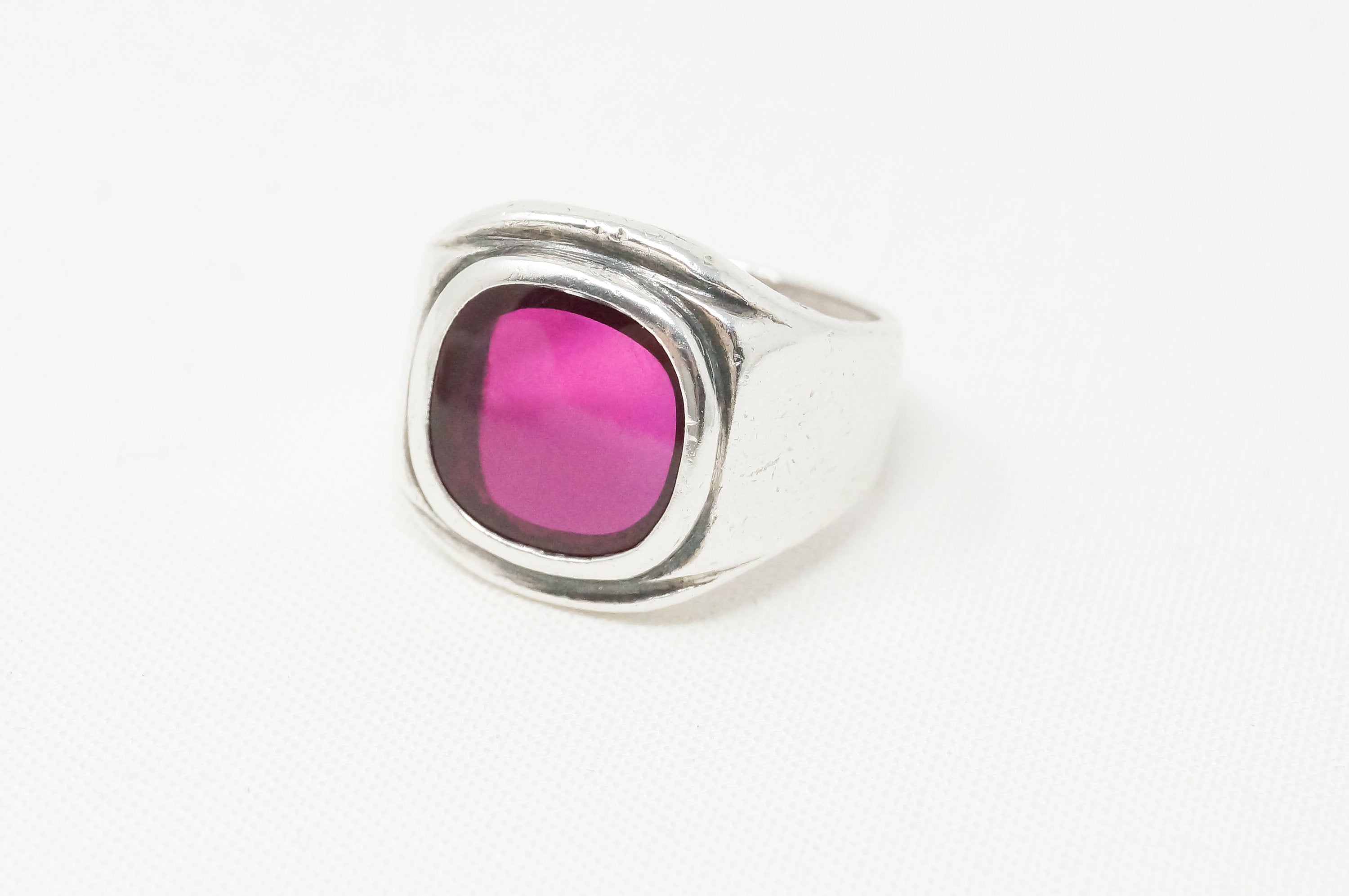 Antique Deco Style Red Pink Resin Silver Cigar Ring - Sz 8.5