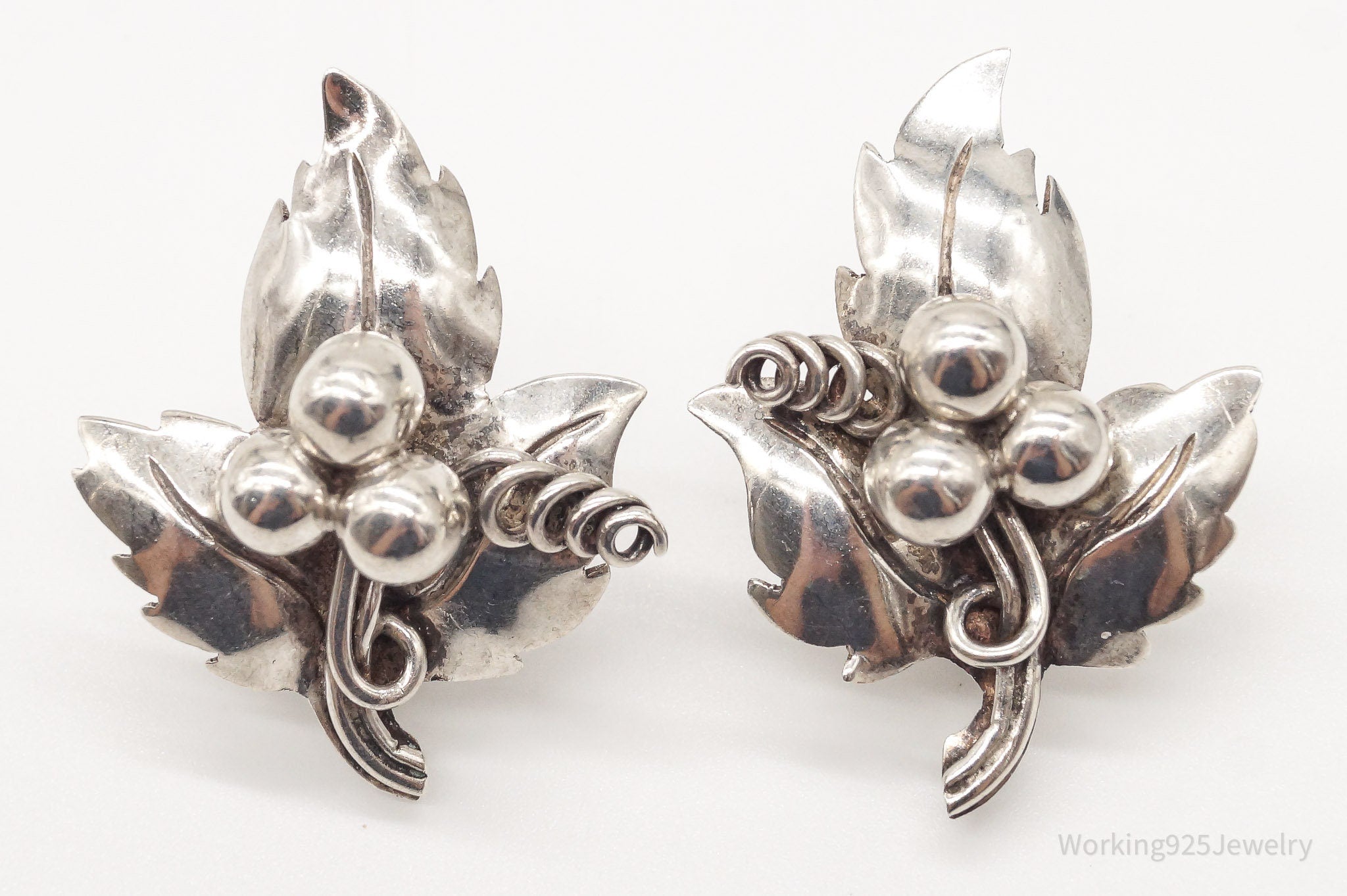 Rare Vintage Mexico Artisan Quinto Leaves Sterling Silver Screw Back Earrings