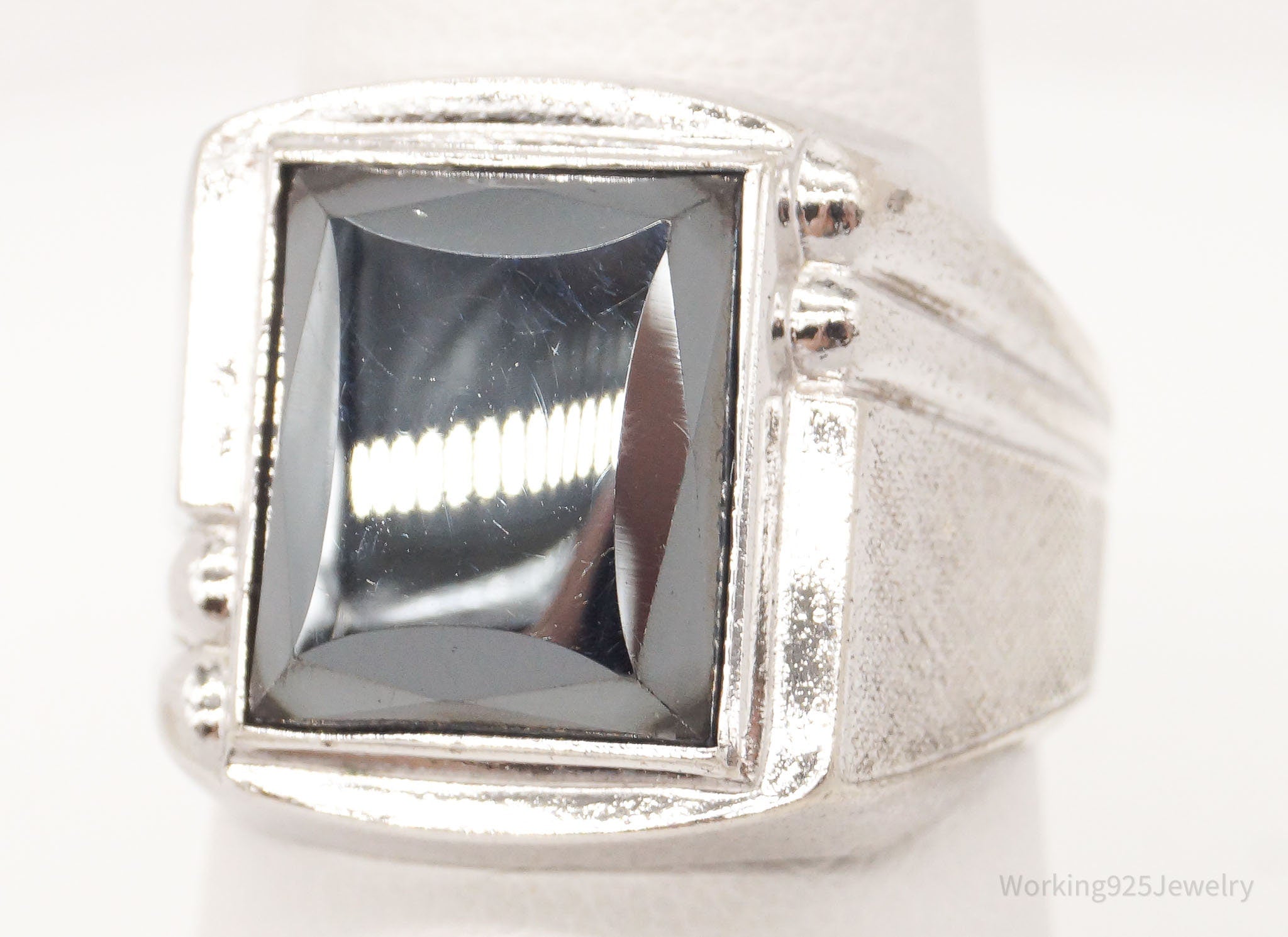 Vintage 1940s Vargas Mfg Co Hematite Sterling Silver Ring - Size 7.5